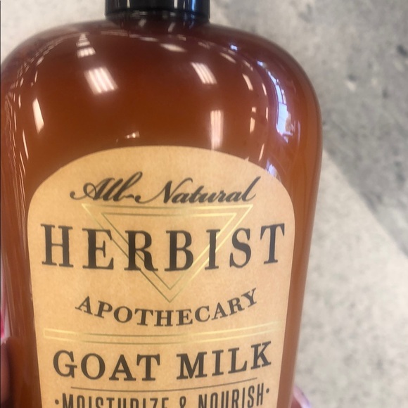 Brown Goat Milk Moisturizer - Picture 2 of 3